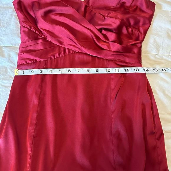 HUSH women's dress maxi mermaid gown red  satin vneck spaghetti strap size 4 - Picture 7 of 13